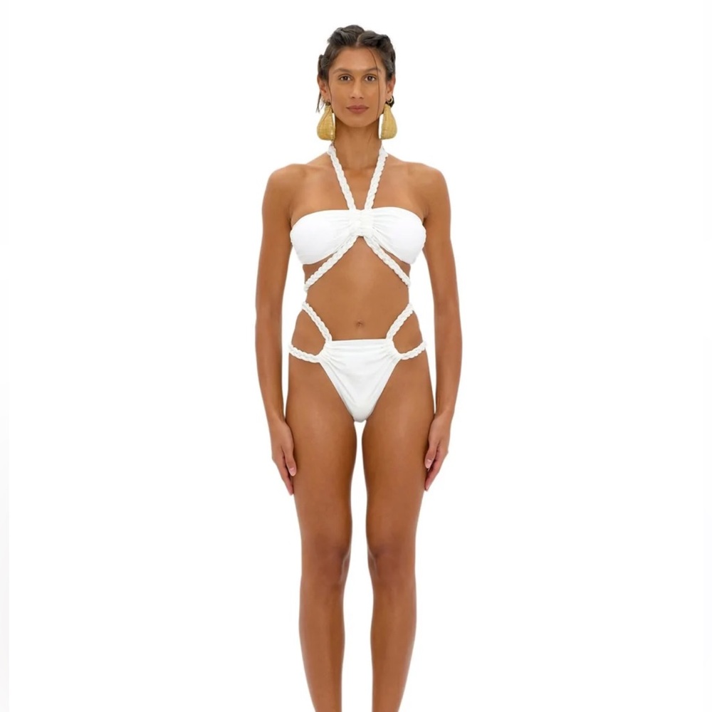 Andrea Iyama bikini